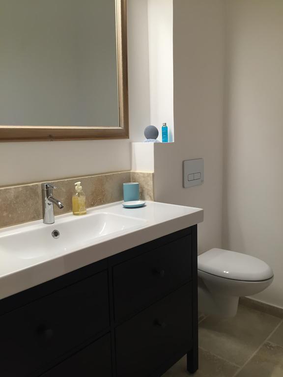 Mas De Mariette Bed & Breakfast Noves Room photo