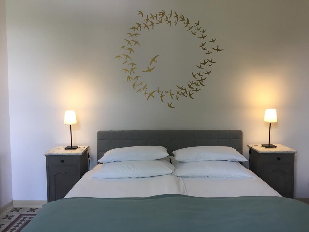 Mas De Mariette Bed & Breakfast Noves Exterior photo