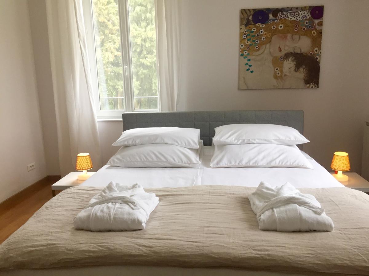 Mas De Mariette Bed & Breakfast Noves Exterior photo